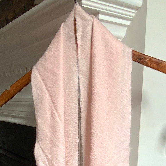 SET OF NORDSTROM RACK 100% CASHMERE Scarf and Hat In PINK CHINTZ OS NWT STUNNING - Picture 4 of 16